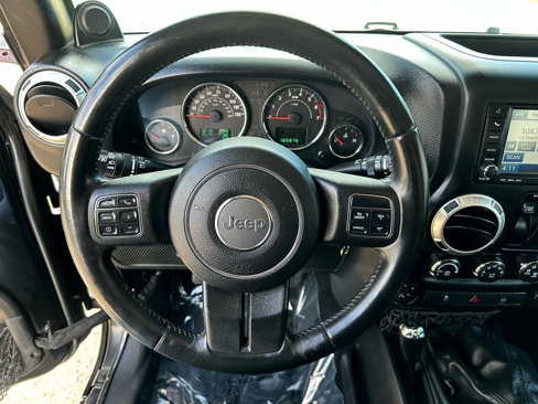 Used 2011 Jeep Wrangler Rubicon w/ Dual Top Group image 15
