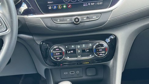 Used 2022 Buick Encore GX Select w/ Sport Touring Package image 17