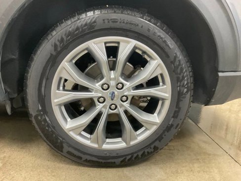 Used 2021 Ford Explorer XLT w/ Equipment Group 202A image 16