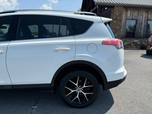 Used 2017 Toyota RAV4 SE image 41