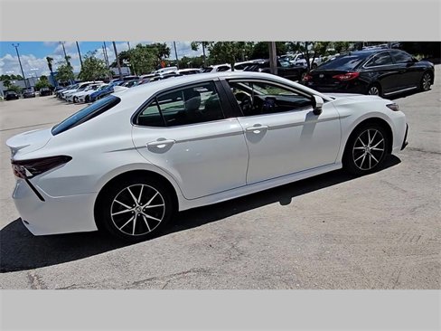 Used 2023 Toyota Camry SE image 25