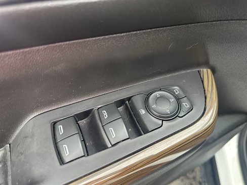 Used 2020 GMC Acadia SLE w/ Driver Convenience Package image 9