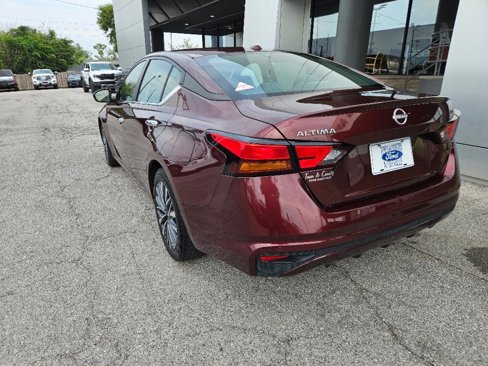 Used 2023 Nissan Altima 2.5 SV image 4