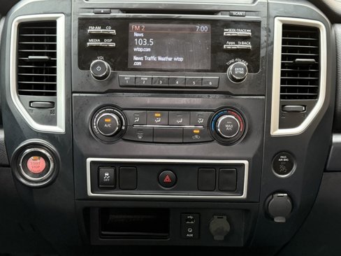 Used 2017 Nissan Titan S image 21