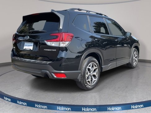 Used 2019 Subaru Forester Premium image 3