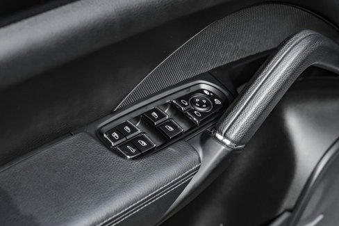Used 2016 Porsche Cayenne S image 45