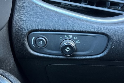 Used 2022 Chevrolet Malibu LT image 39