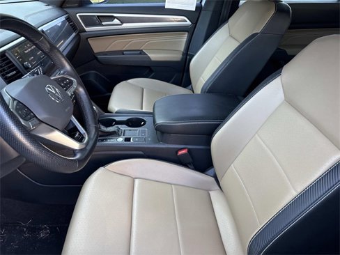 Used 2021 Volkswagen Atlas Cross Sport SE w/ Panoramic Sunroof Package image 12