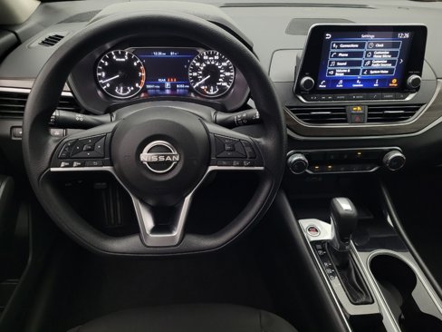 Used 2024 Nissan Altima 2.5 SV image 22