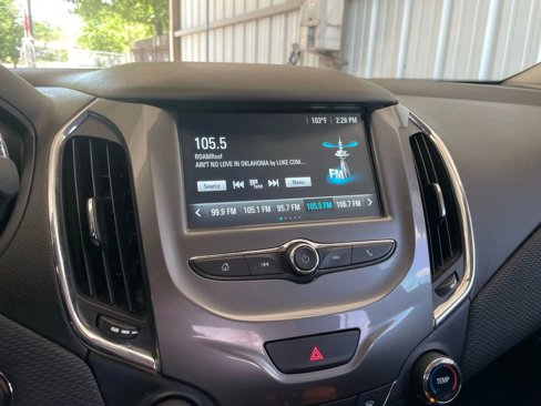 Used 2018 Chevrolet Cruze LT w/ Convenience Package image 12