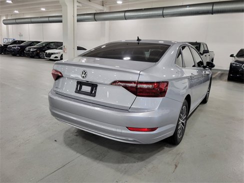 Used 2021 Volkswagen Jetta SE image 9