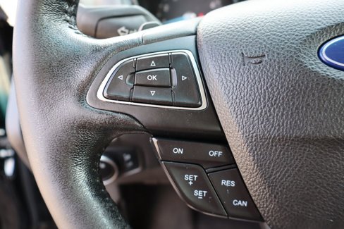 Used 2016 Ford Focus SE w/ SE Sport Package image 12