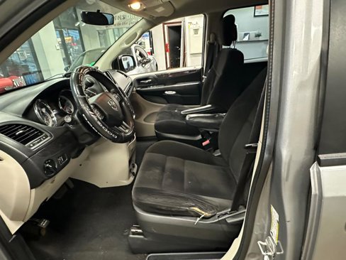 Used 2014 Dodge Grand Caravan American Value Package image 16