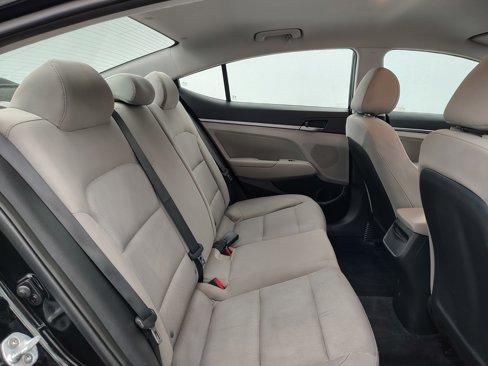 Used 2017 Hyundai Elantra SE image 25