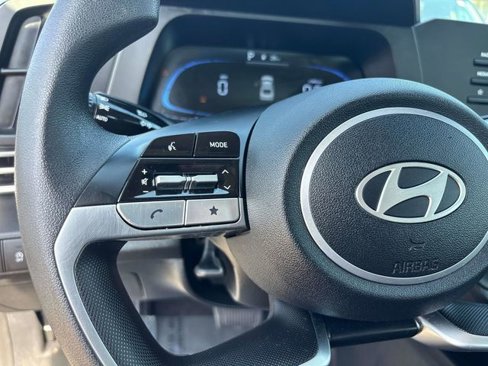 Certified 2025 Hyundai Elantra SE image 17