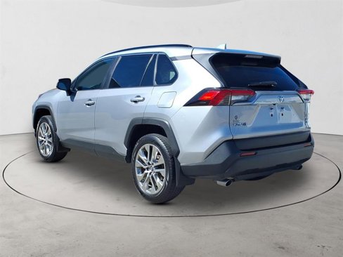 Used 2019 Toyota RAV4 XLE Premium image 7