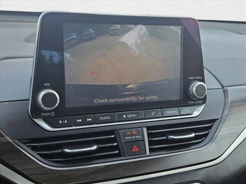 Used 2023 Nissan Altima 2.5 SV image 14
