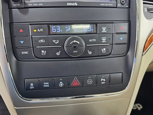 Used 2011 Jeep Grand Cherokee Overland image 15