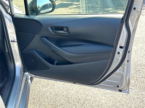 Used 2022 Toyota Corolla LE image 8