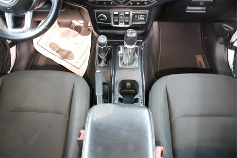 Used 2019 Jeep Wrangler Unlimited Sahara w/ Safety Group image 16