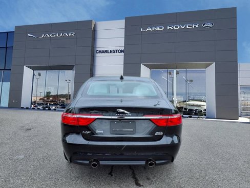 Used 2018 Jaguar XF Premium image 4