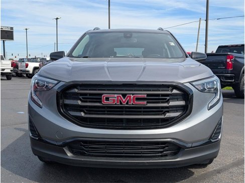 Used 2020 GMC Terrain SLE w/ Driver Convenience Package image 2