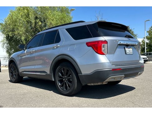 Used 2021 Ford Explorer XLT w/ Equipment Group 202A image 3