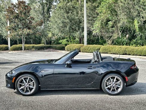 Used 2022 MAZDA MX-5 Miata Grand Touring w/ Weather Package image 10