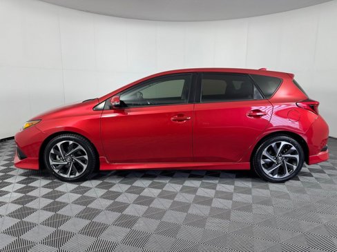 Used 2017 Toyota Corolla iM image 9