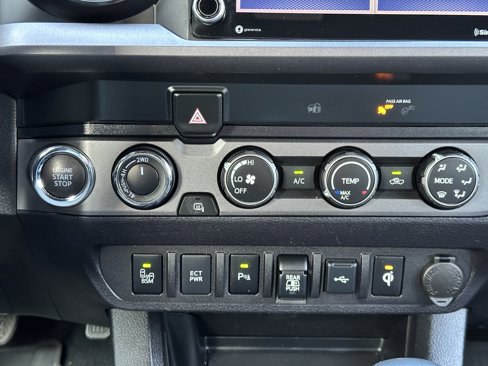 Used 2020 Toyota Tacoma TRD Off-Road image 31