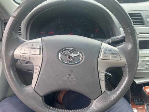 Used 2010 Toyota Camry XLE image 14