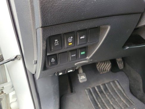 Used 2017 Nissan Rogue SV w/ SV Premium Package image 21
