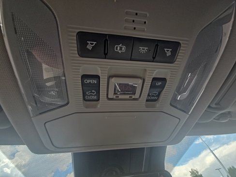 Used 2019 Toyota RAV4 Limited image 27