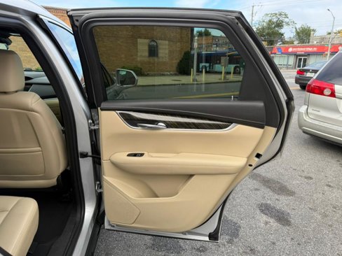 Used 2017 Cadillac XT5 FWD image 23