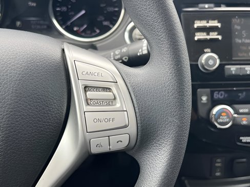Used 2016 Nissan Rogue SV image 22