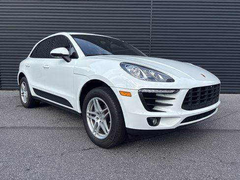 Certified 2018 Porsche Macan image 7