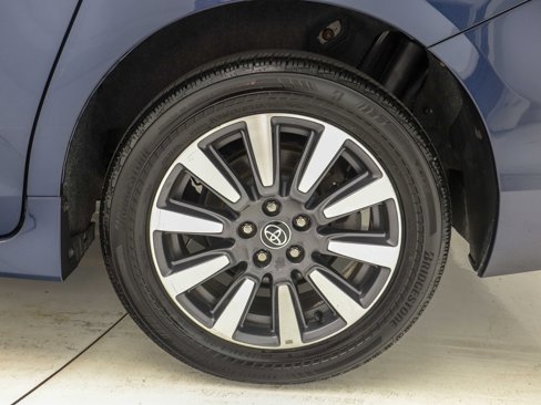 Used 2020 Toyota Sienna LE image 29