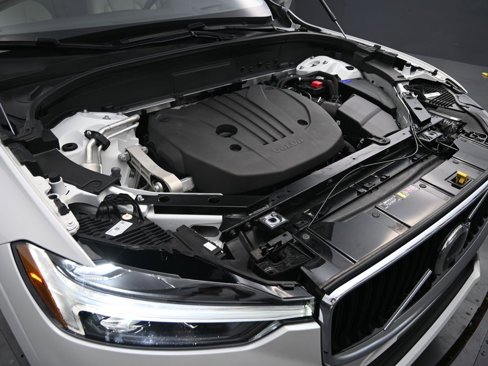 Certified 2022 Volvo XC60 B5 Momentum w/ Advanced Package image 40