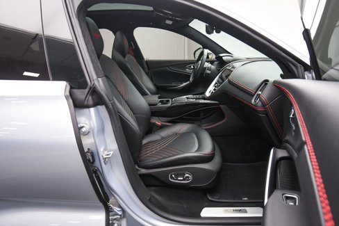 Used 2021 Aston Martin DBX image 49