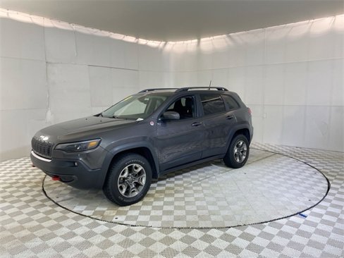 Used 2019 Jeep Cherokee Trailhawk w/ Cold Weather Group image 20