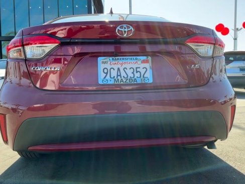 Used 2022 Toyota Corolla LE image 9