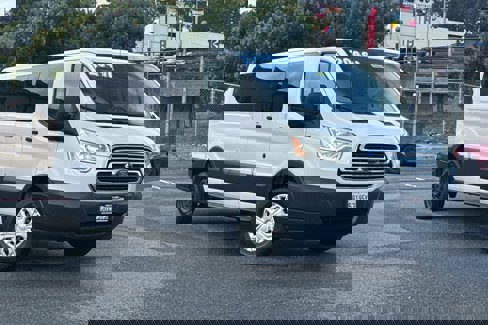 Used 2015 Ford Transit 350 XLT image 2
