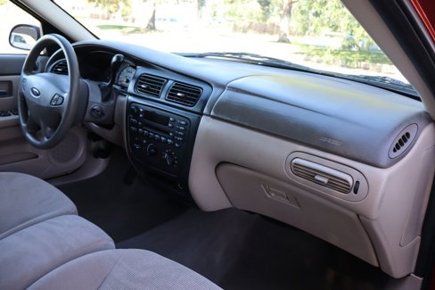 Used 2001 Ford Taurus SE image 17