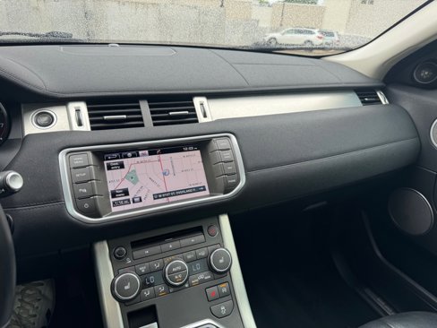 Used 2014 Land Rover Range Rover Evoque Pure Premium image 16