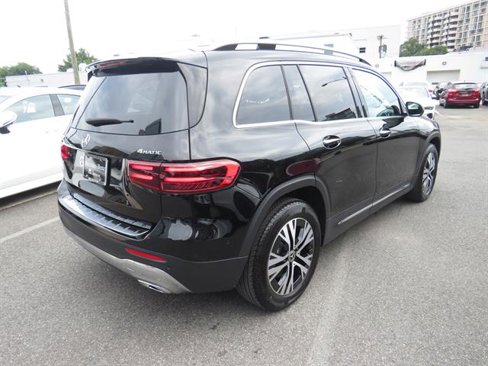 Used 2024 Mercedes-Benz GLB 250 4MATIC image 4