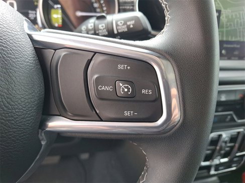 Used 2023 Jeep Wrangler Unlimited Sahara image 24