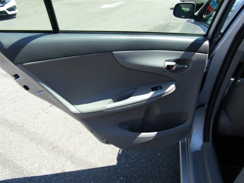 Used 2010 Toyota Corolla image 18