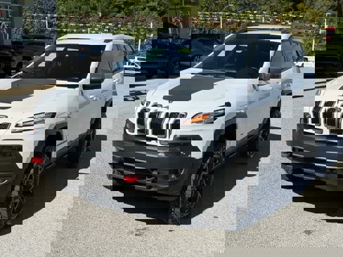 Used 2017 Jeep Cherokee Trailhawk w/ Trailer Tow Group image 4