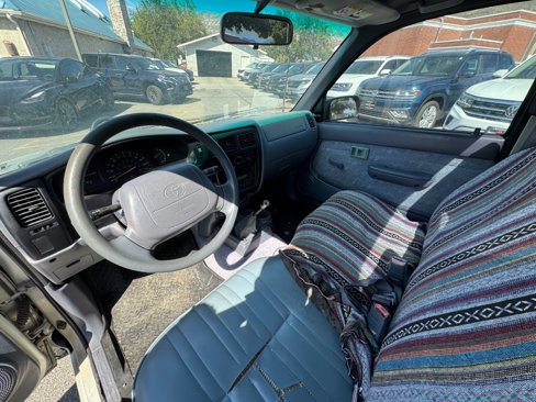 Used 2000 Toyota Tacoma 2WD Regular Cab image 12