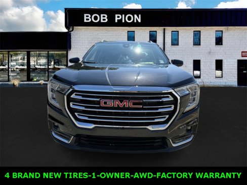 Used 2024 GMC Terrain SLT image 2